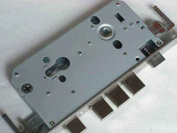 长安24小时上门开锁公司