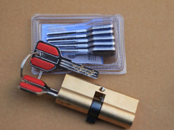 长安24小时上门开锁公司